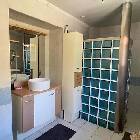 Chez Ghislaine בית נופש *